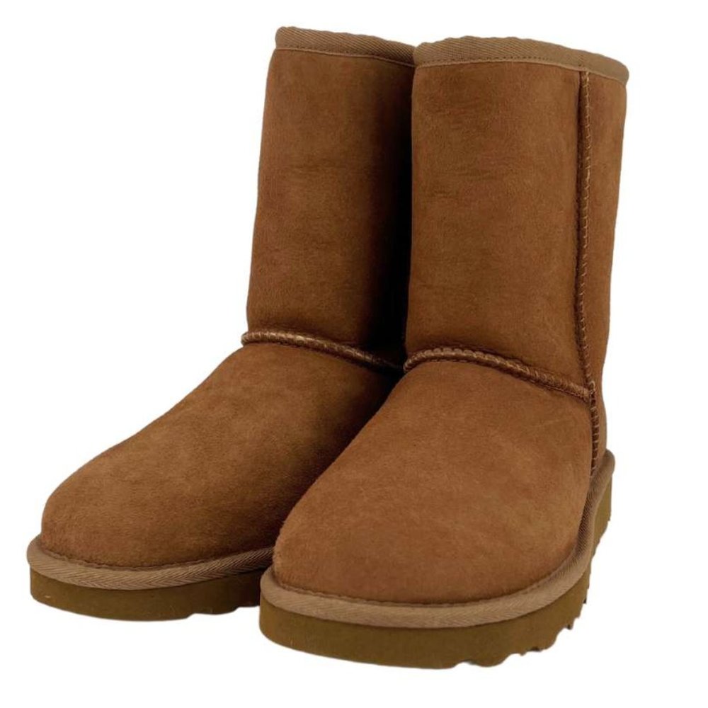 UGG Women's Classic Short II Boots / Chestnut / Size 6